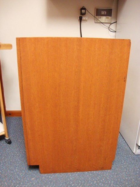 Kitchen cabinet